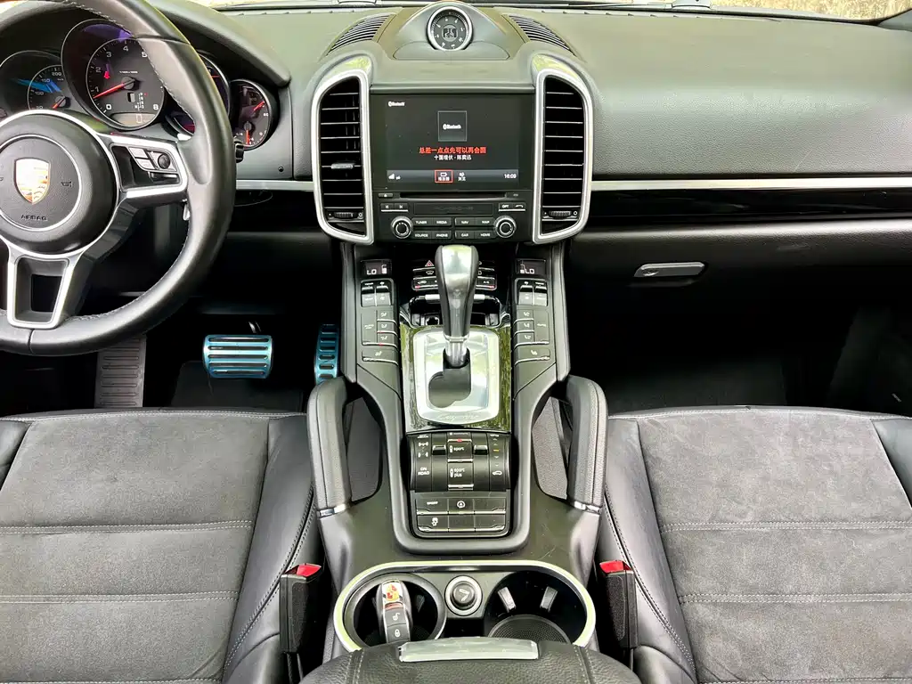 Porsche Cayenne 2017 — фото 11