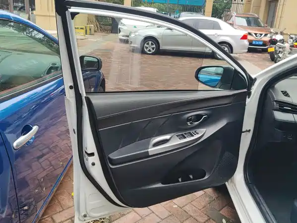 Toyota Yaris L 2016