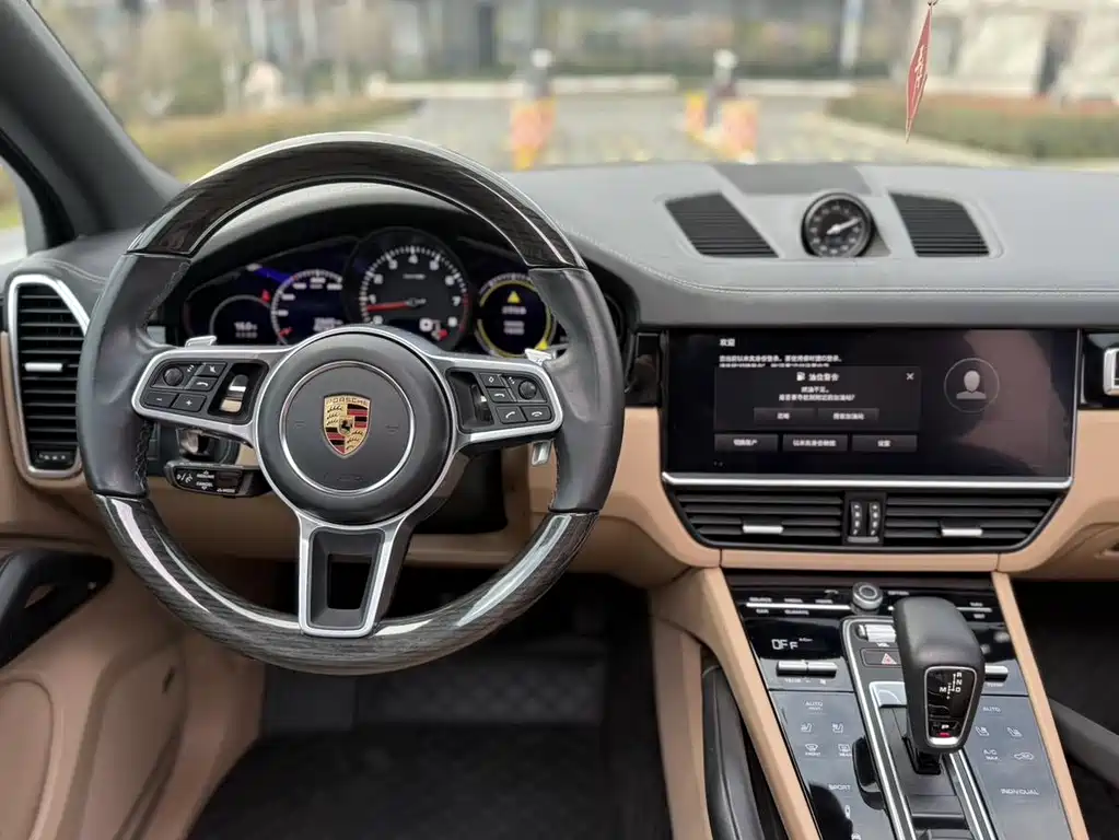 Porsche Cayenne 2023 — фото 13