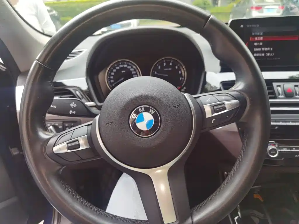 BMW X1 2022 — фото 3
