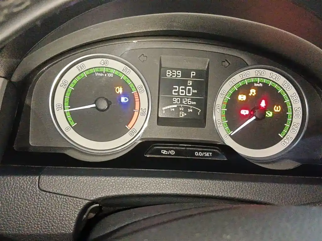 Skoda Rapid 2017 — фото 12