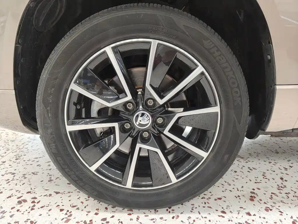 Skoda Karoq 2023 — фото 19