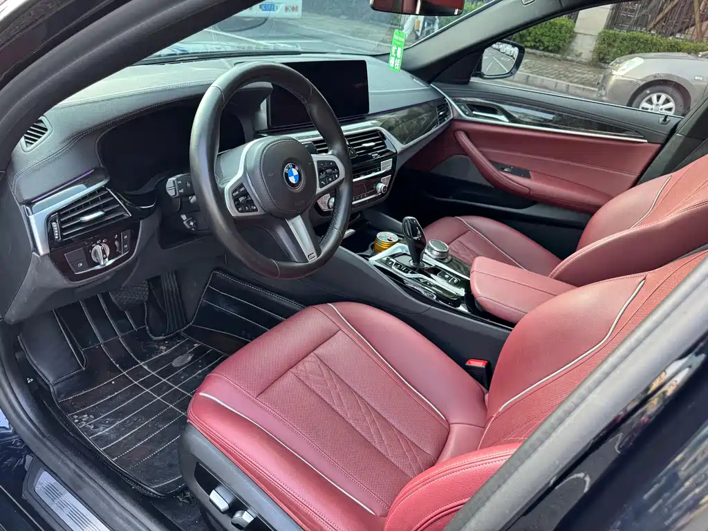 BMW 5 Series 2021 — фото 13