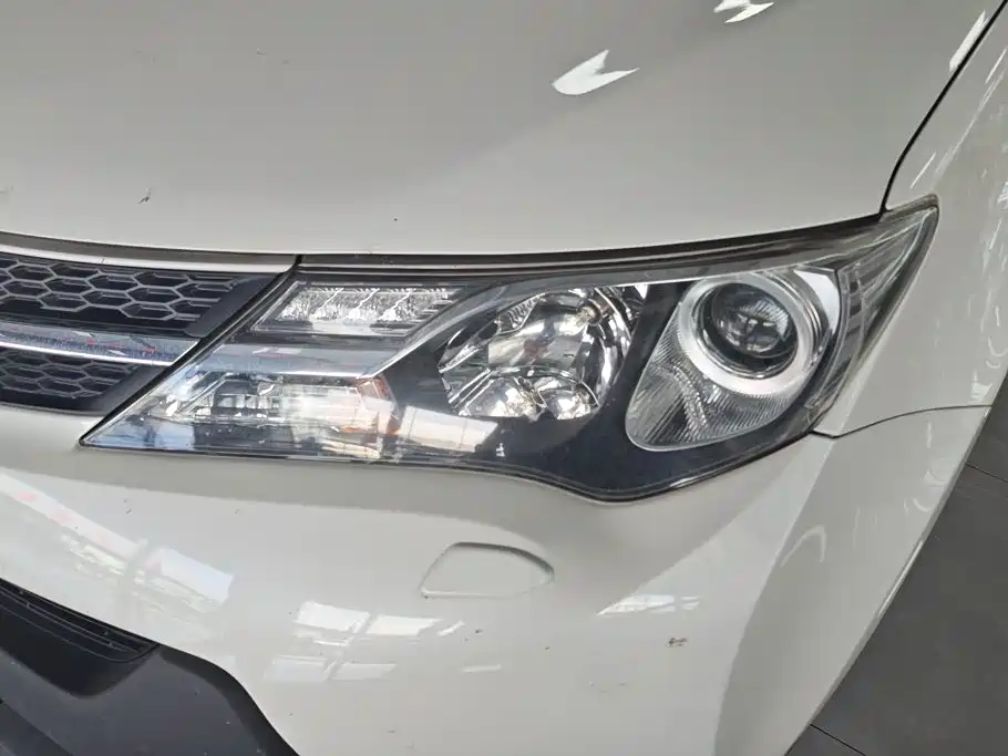Toyota RAV4 2015
