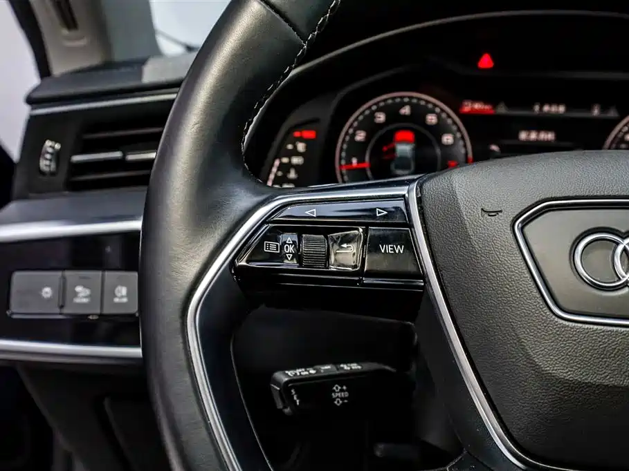 Audi A7L 2024 — фото 16