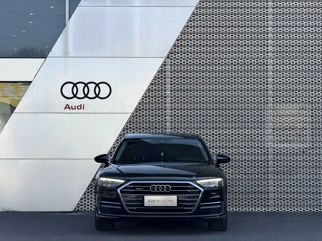 Audi A8 2018 — фото 2