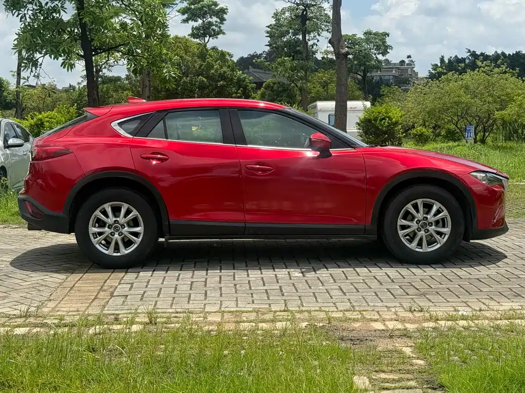 Mazda CX-4 2017 — фото 10