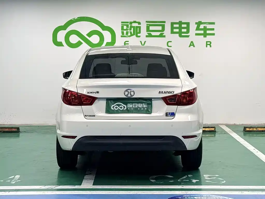 BAIC New Energy EU 2016 — фото 10