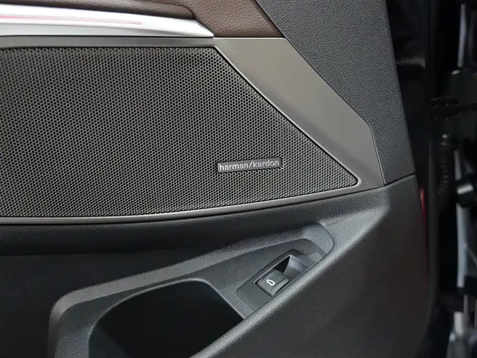 BMW 3 Series 2023 — фото 13
