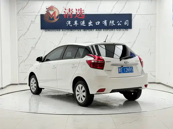 Toyota Yaris L 2022
