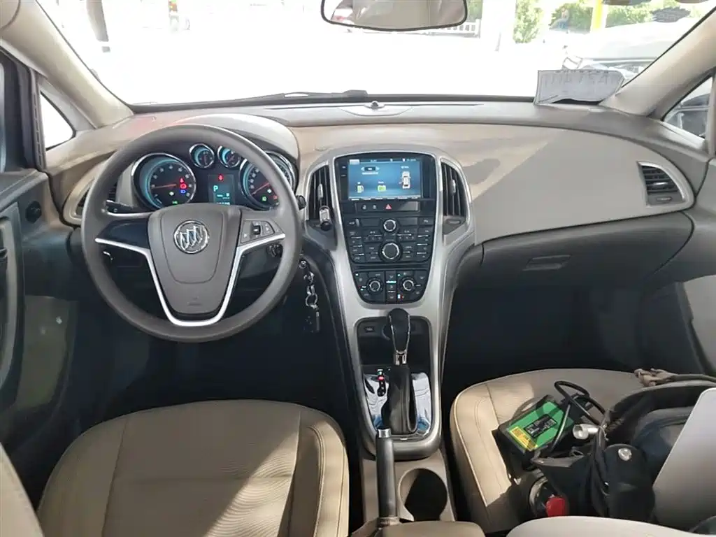 Buick Excelle 2014 — фото 10