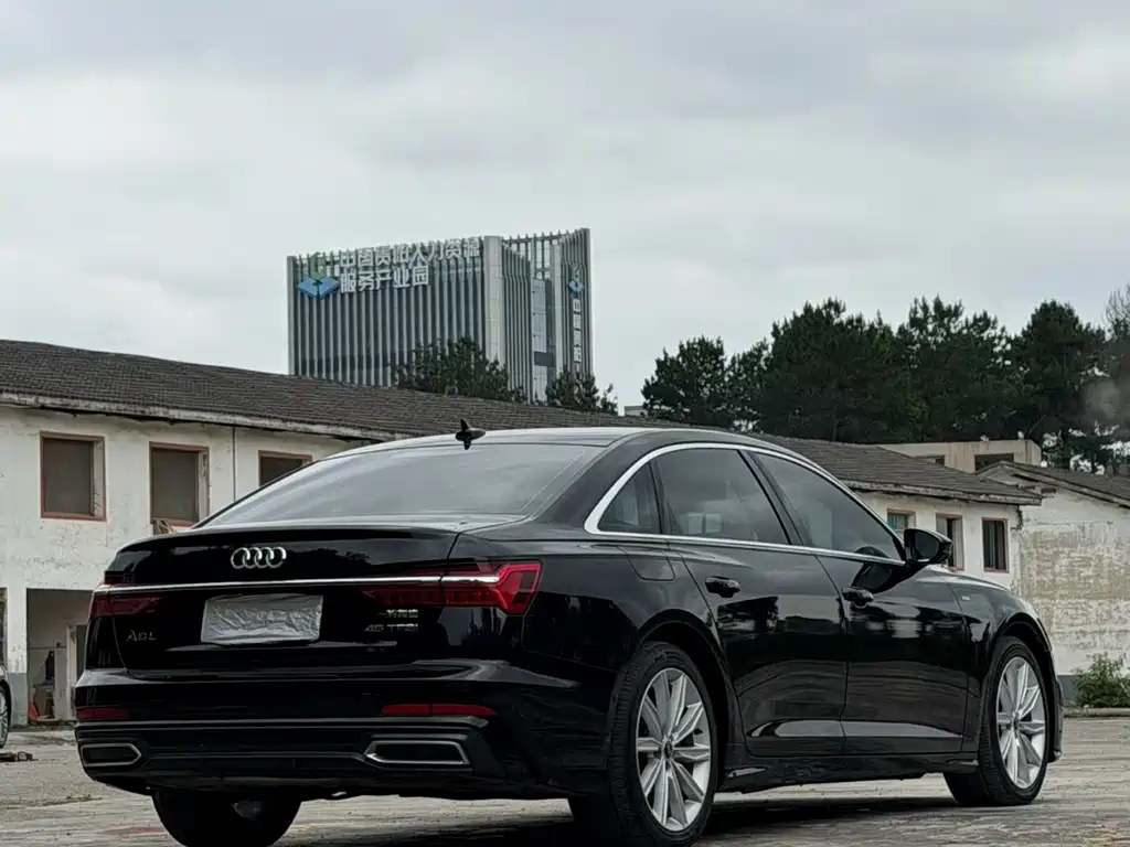 Audi A6L 2022 — фото 9