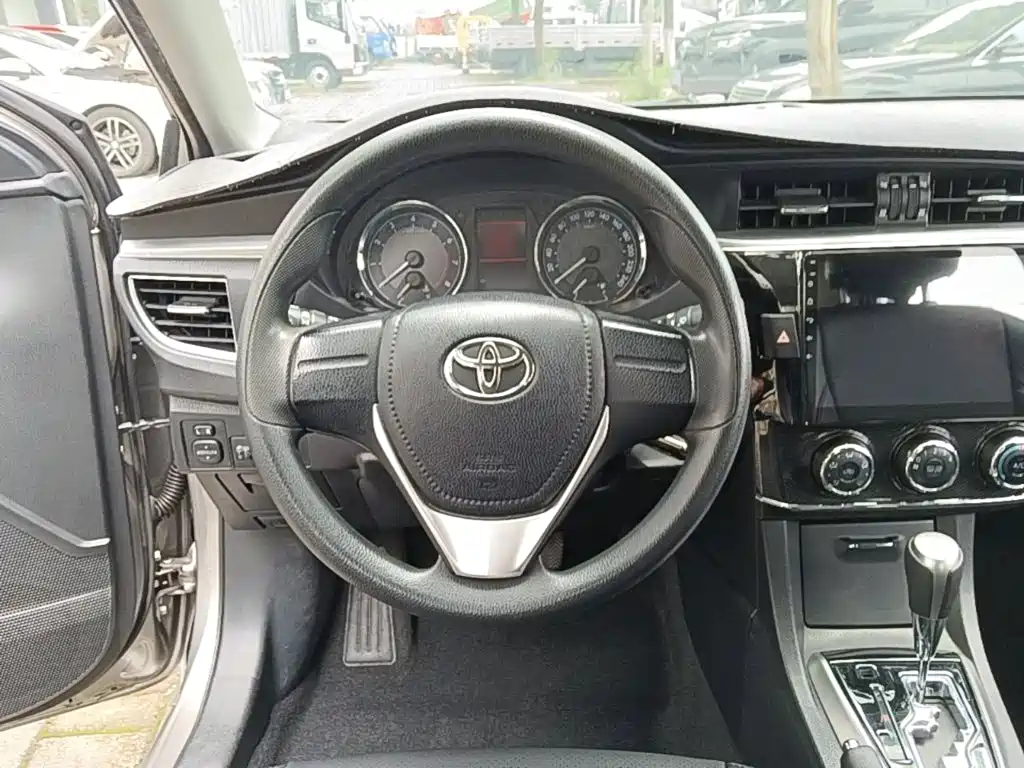 Toyota Corolla 2016 — фото 11