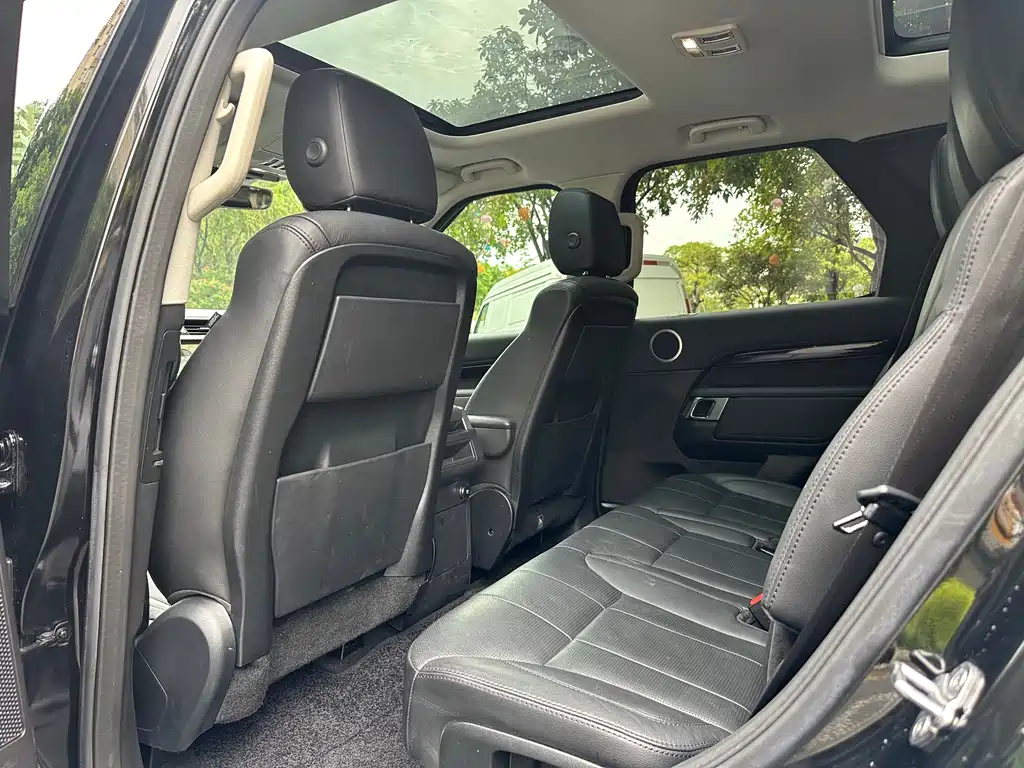 Land Rover Discovery 2018 — фото 16