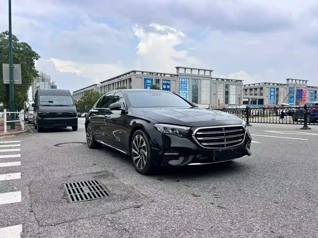 Mercedes-Benz E-Class 2025