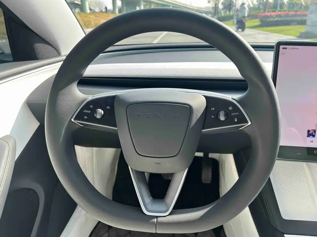 Tesla Model 3 2024 — фото 16