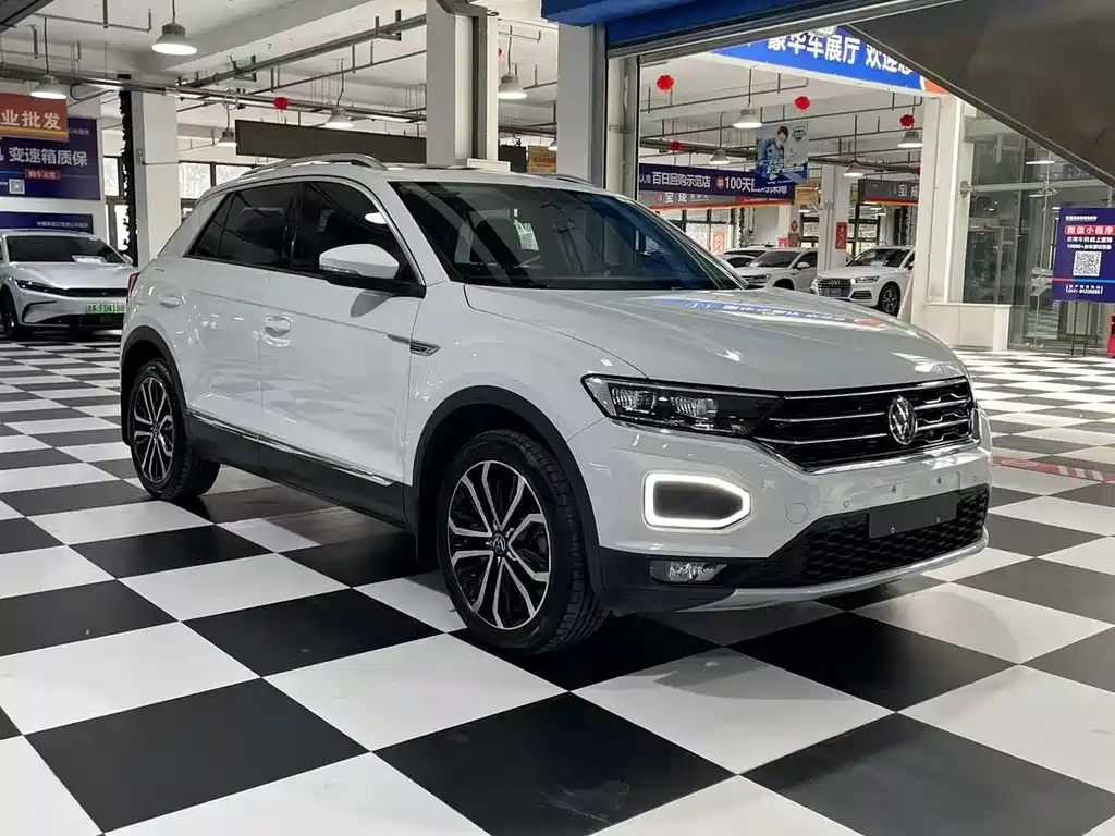 Volkswagen T-Roc 2023 — фото 3