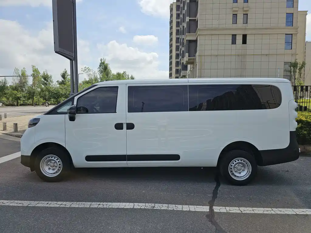 Maxus Dana V1L 2026