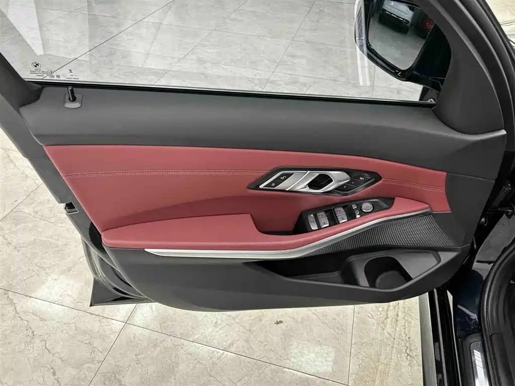 BMW 3 Series 2023 — фото 11