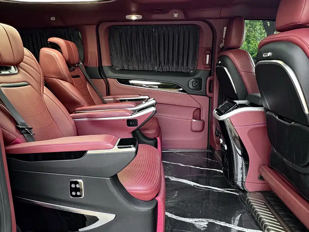 Ford Tourneo 2025 — фото 18