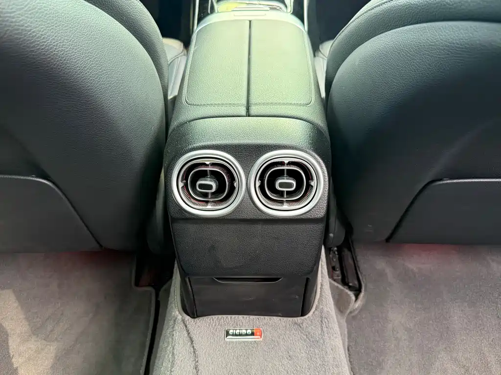 Mercedes-Benz C-Class 2022 — фото 19