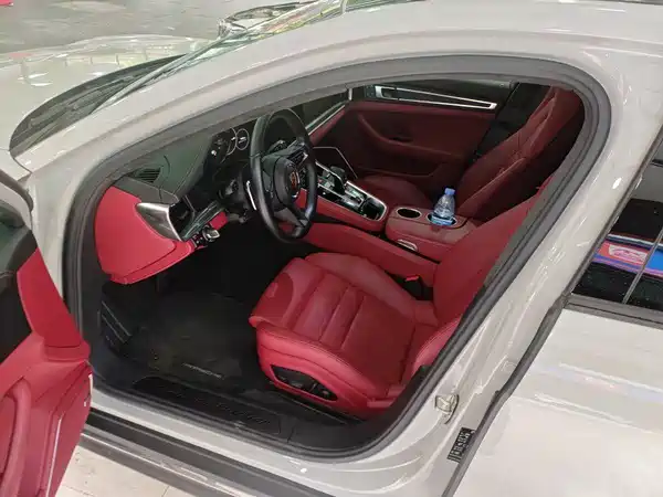 Porsche Panamera 2023