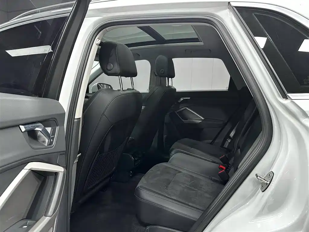 Audi Q3 2022 — фото 15