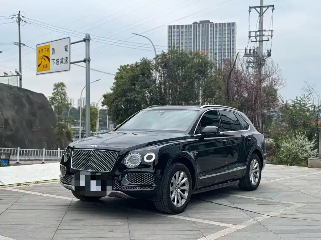 Bentley Bentayga 2018 — фото 1