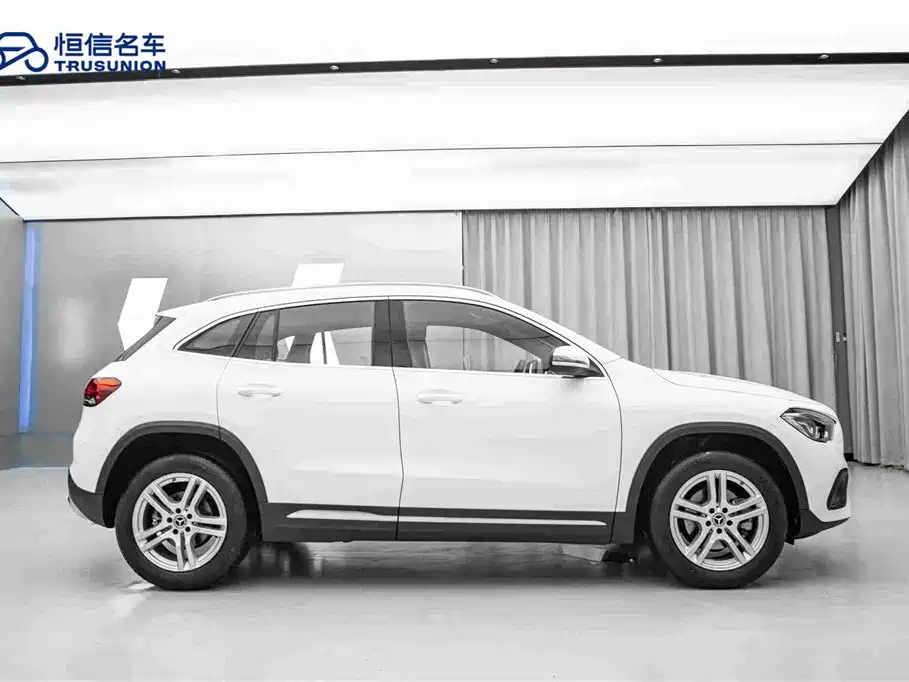 Mercedes-Benz GLA 2023