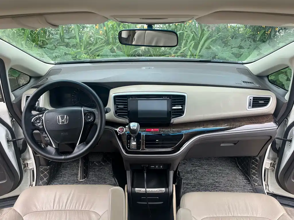 Honda Odyssey 2016 — фото 15