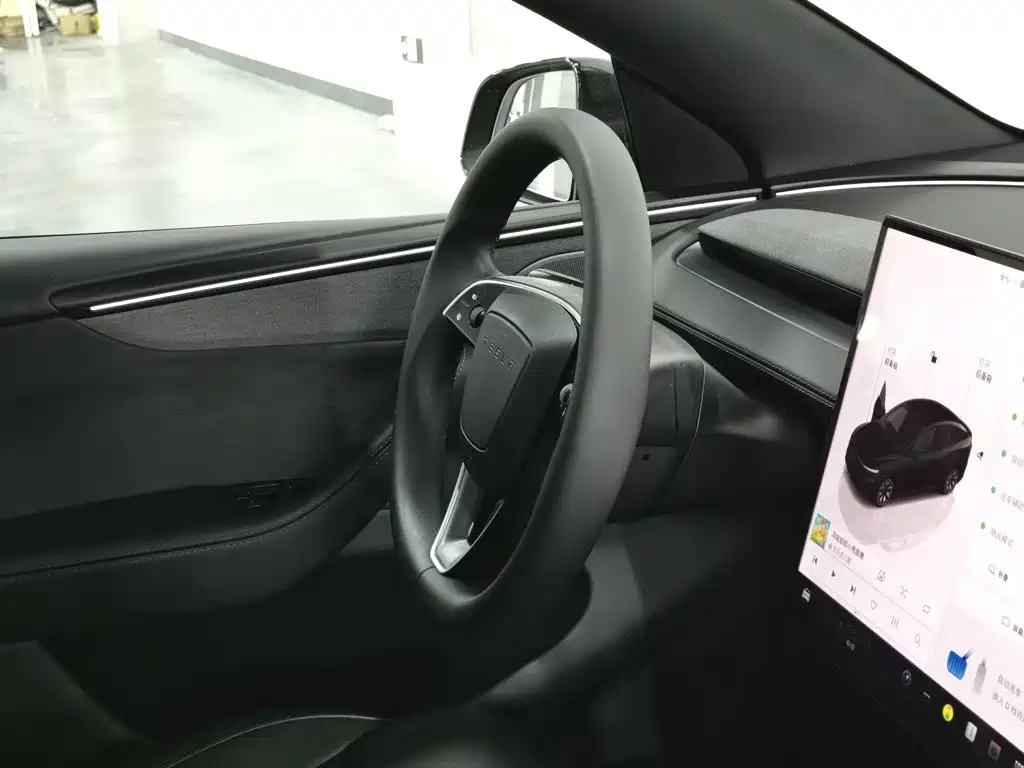 Tesla Model Y L 2025 — фото 22