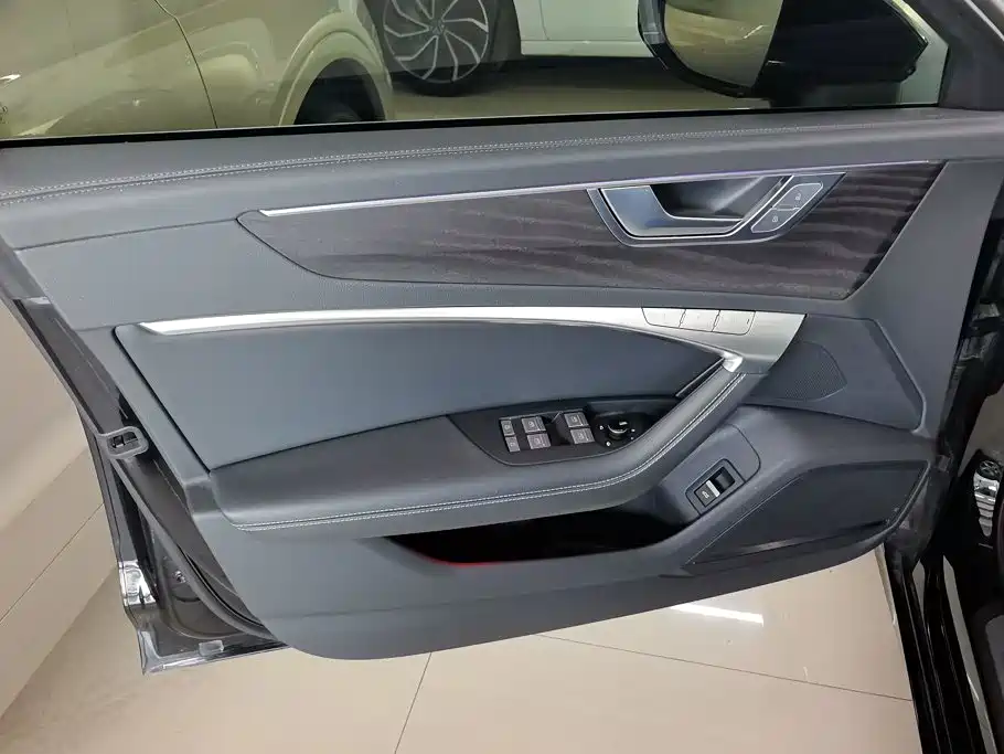 Audi A6L 2023