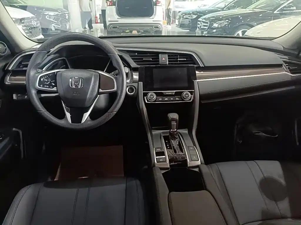 Honda Civic 2019 — фото 10