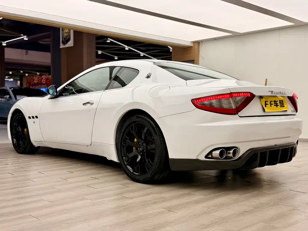 Maserati GranTurismo 2013 — фото 6