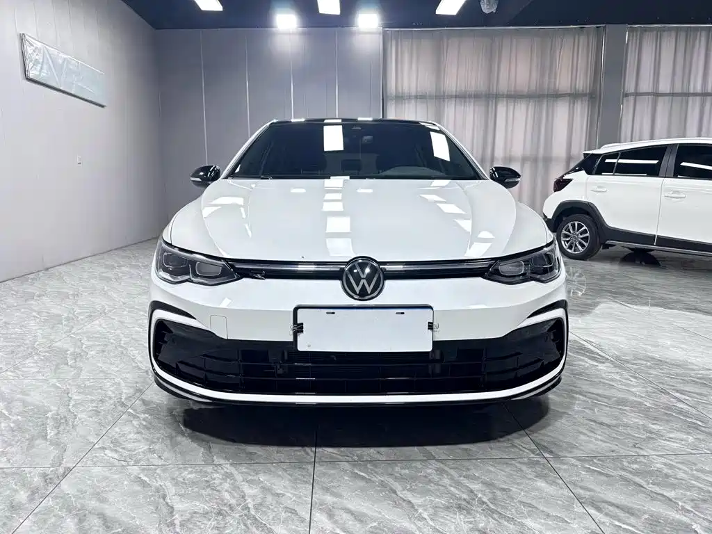 Volkswagen Golf 2021
