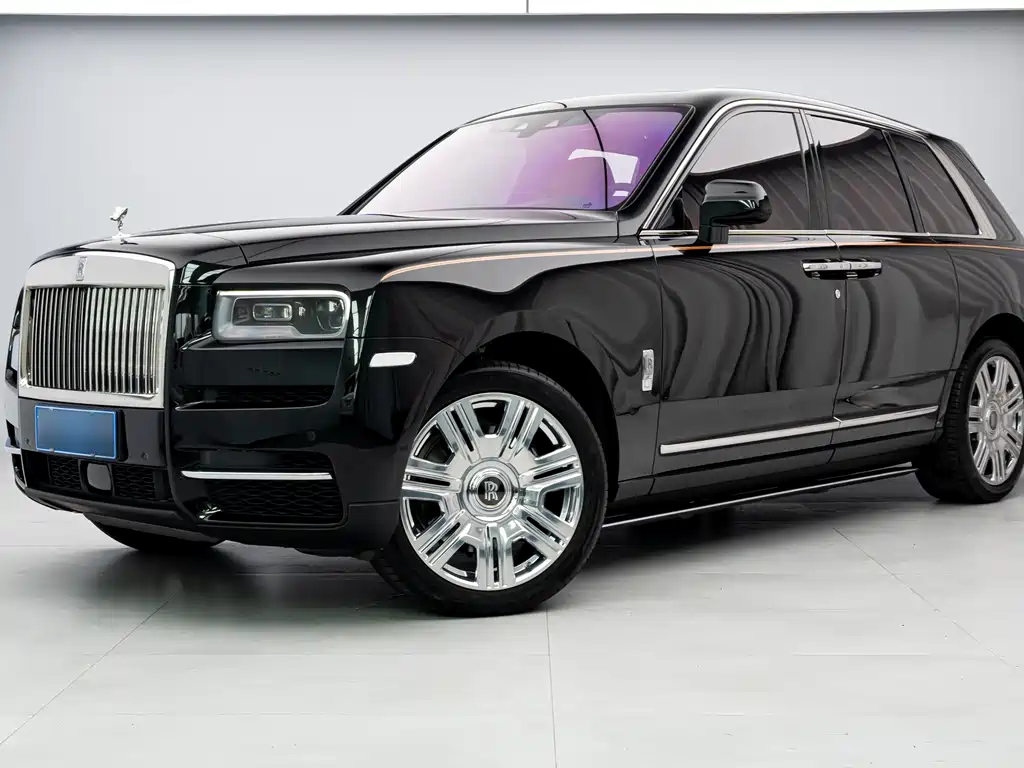 Rolls-Royce Cullinan 2025 — фото 1