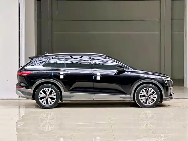 Audi Q5 E-Tron 2024