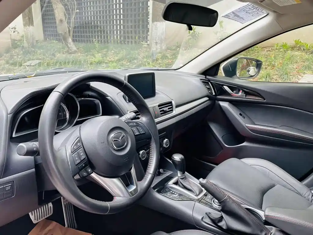 Mazda 3 Axela 2015 — фото 15
