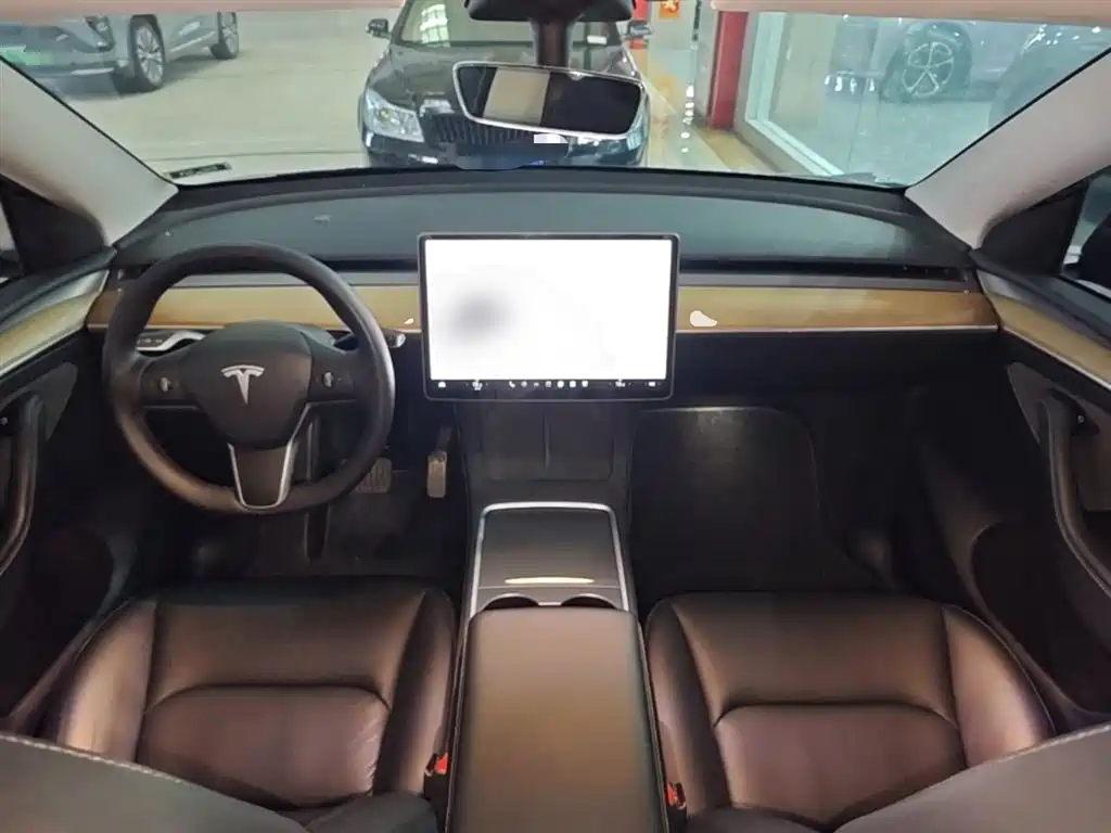 Tesla Model Y 2022 — фото 10