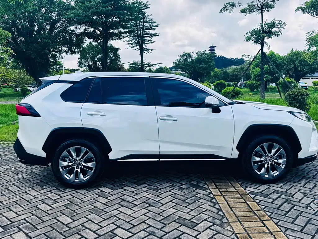 Toyota Wildlander 2022 — фото 23