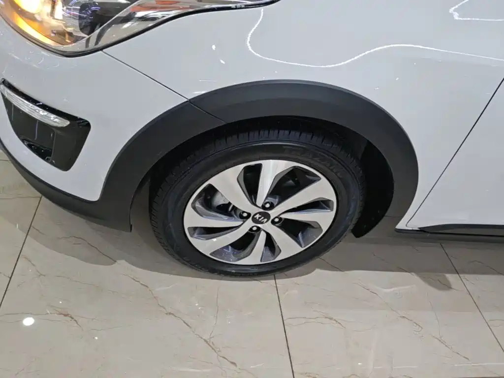 Kia KX CROSS 2019 — фото 23