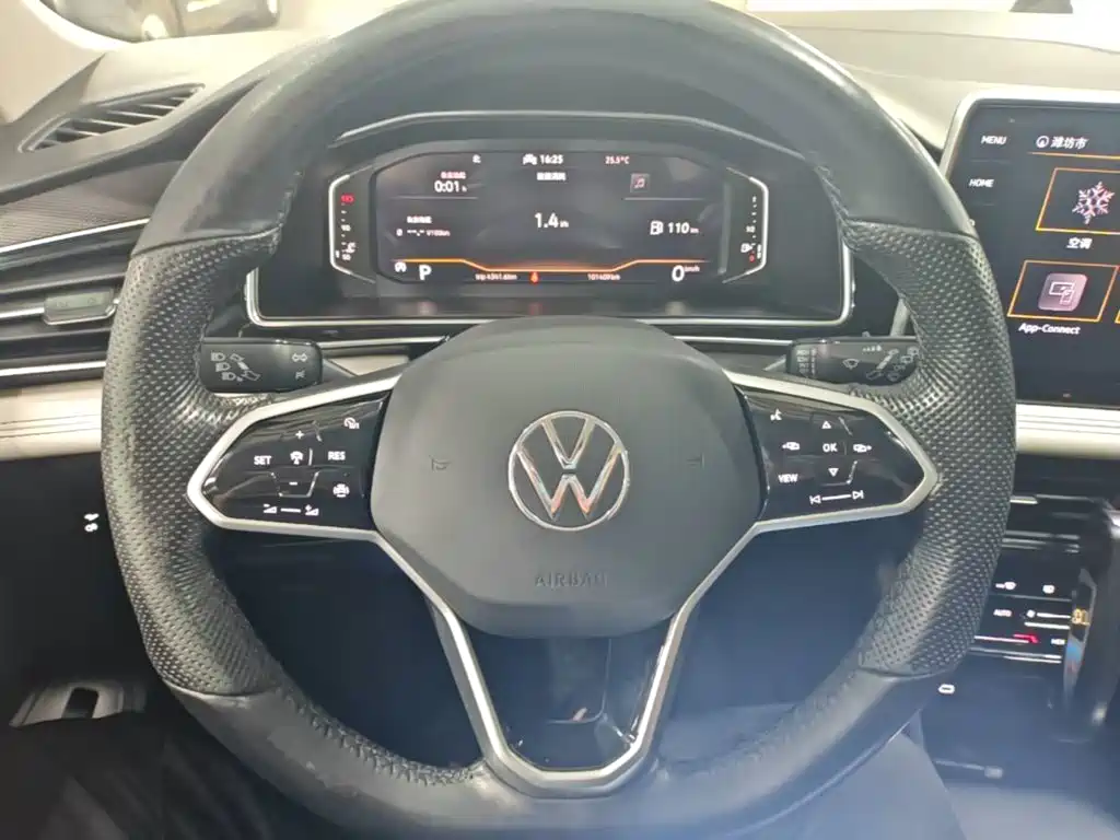 Volkswagen Tiguan L 2022 — фото 11