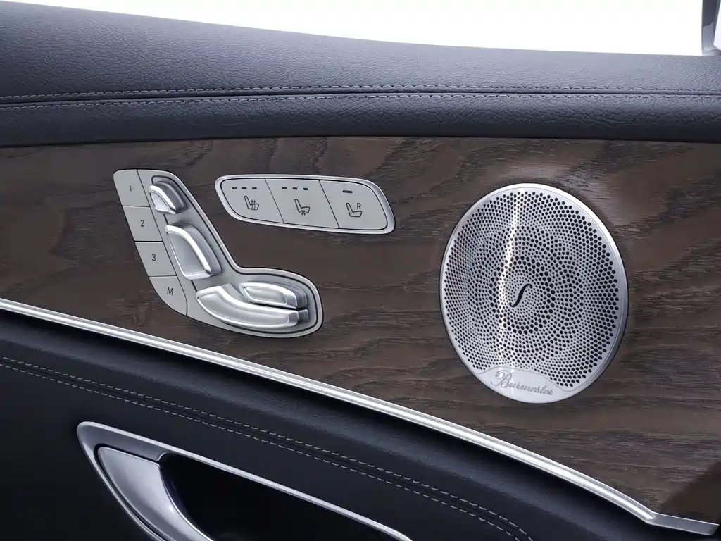 Mercedes-Benz E-Class 2020 — фото 26