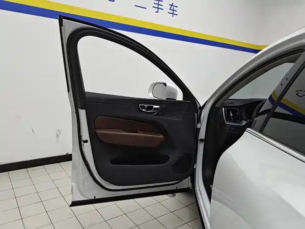 Volvo XC60 2020