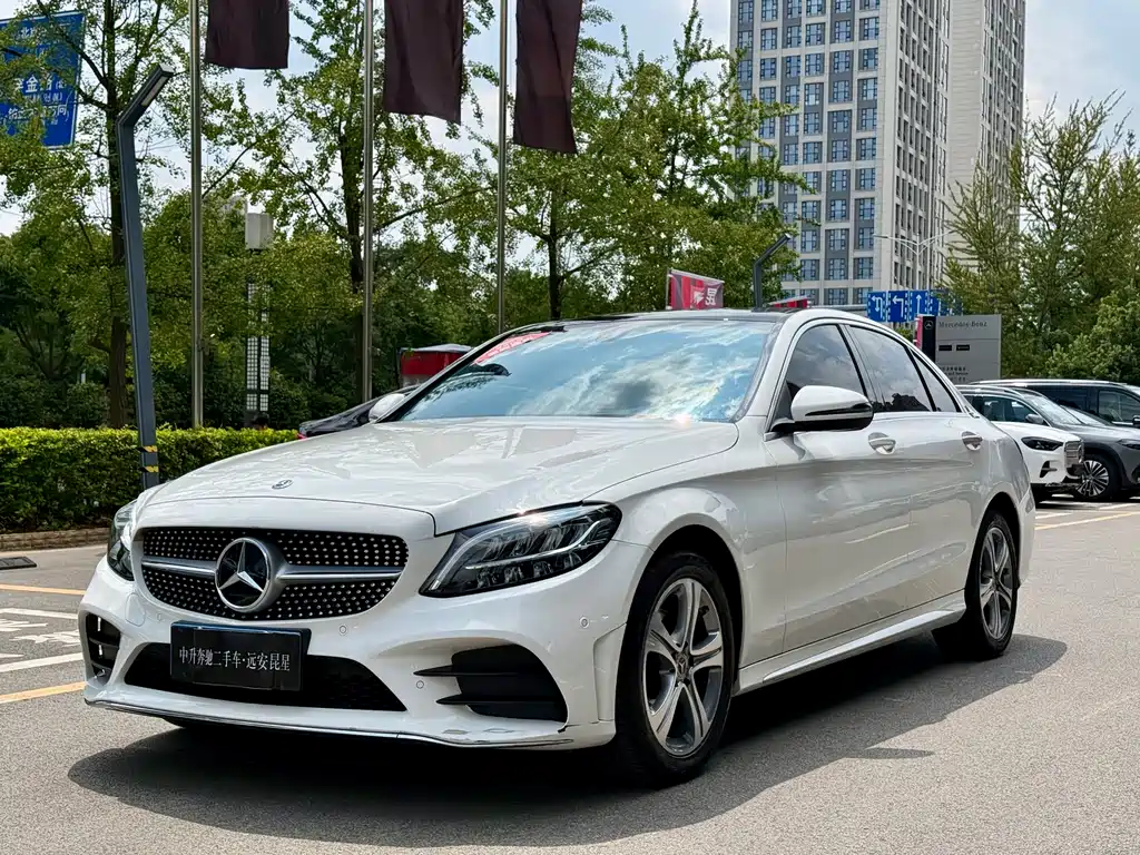Mercedes-Benz C-Class 2021