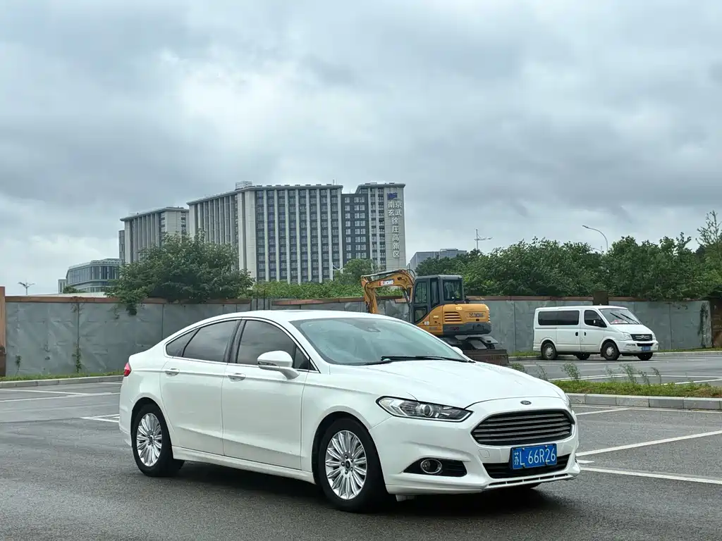 Ford Mondeo 2014 — фото 3