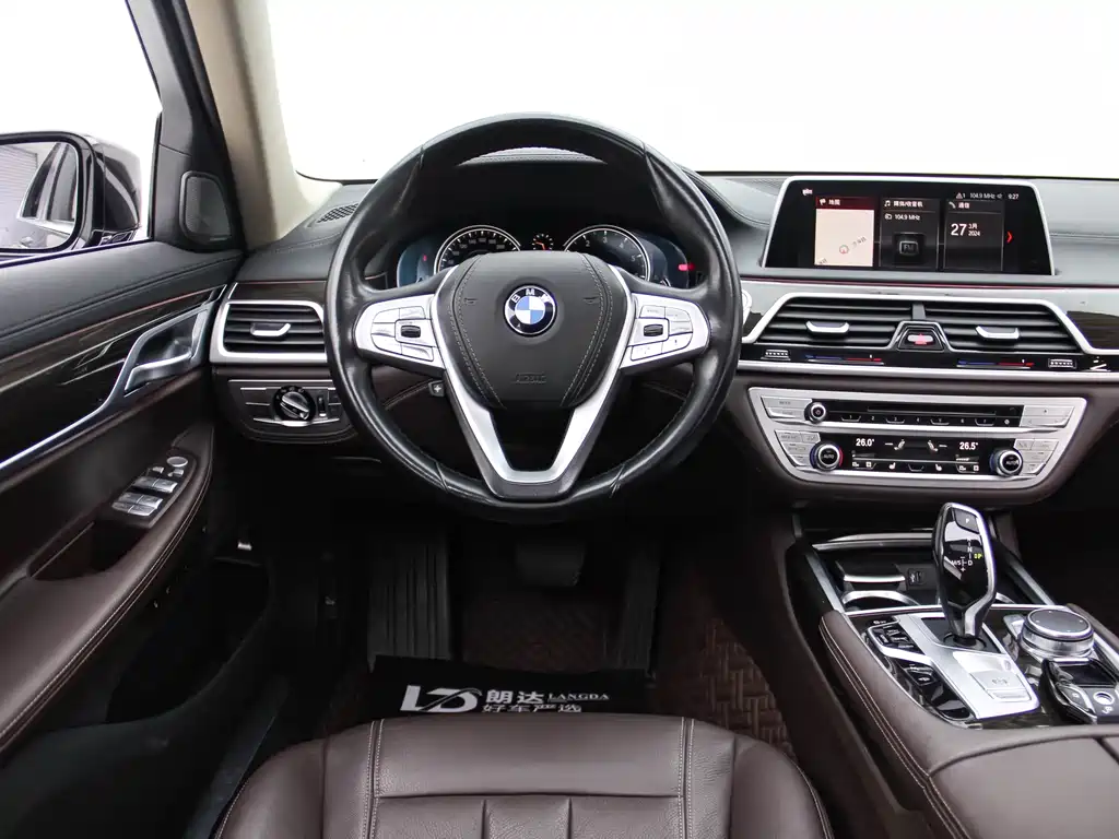 BMW 7 Series 2018 — фото 8