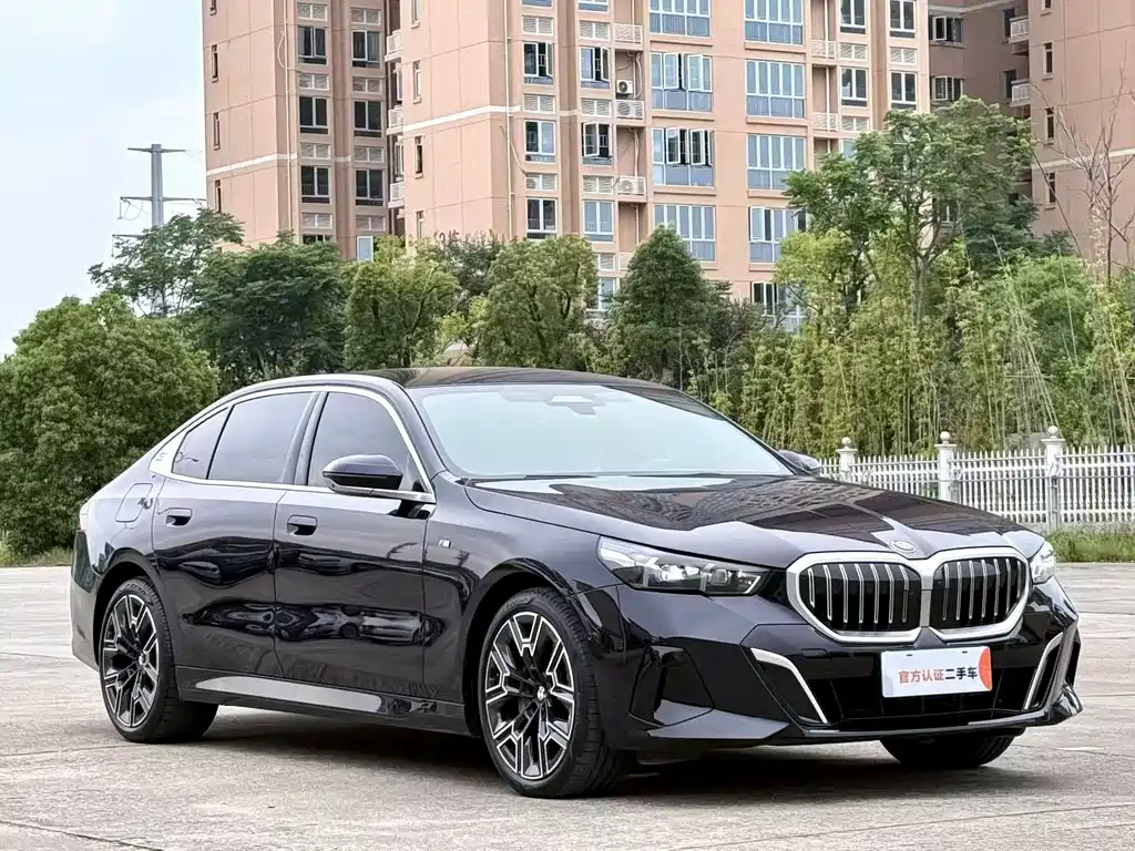 BMW 5 Series 2025