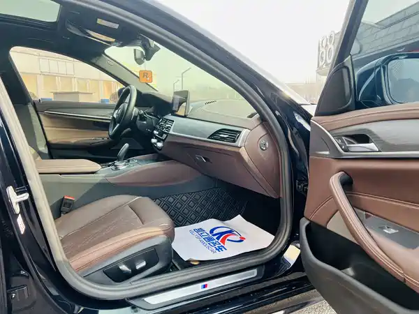 BMW 5 Series 2023