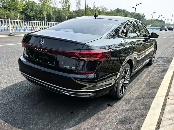 Volkswagen Passat 2022